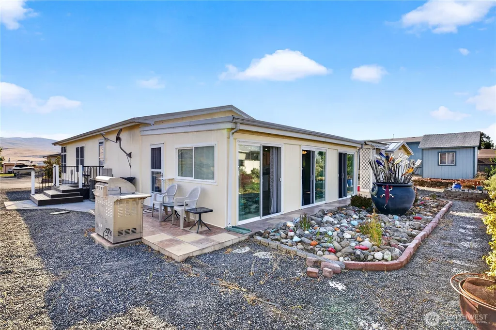 105 Edgewater Way SW Mattawa WA 99349
