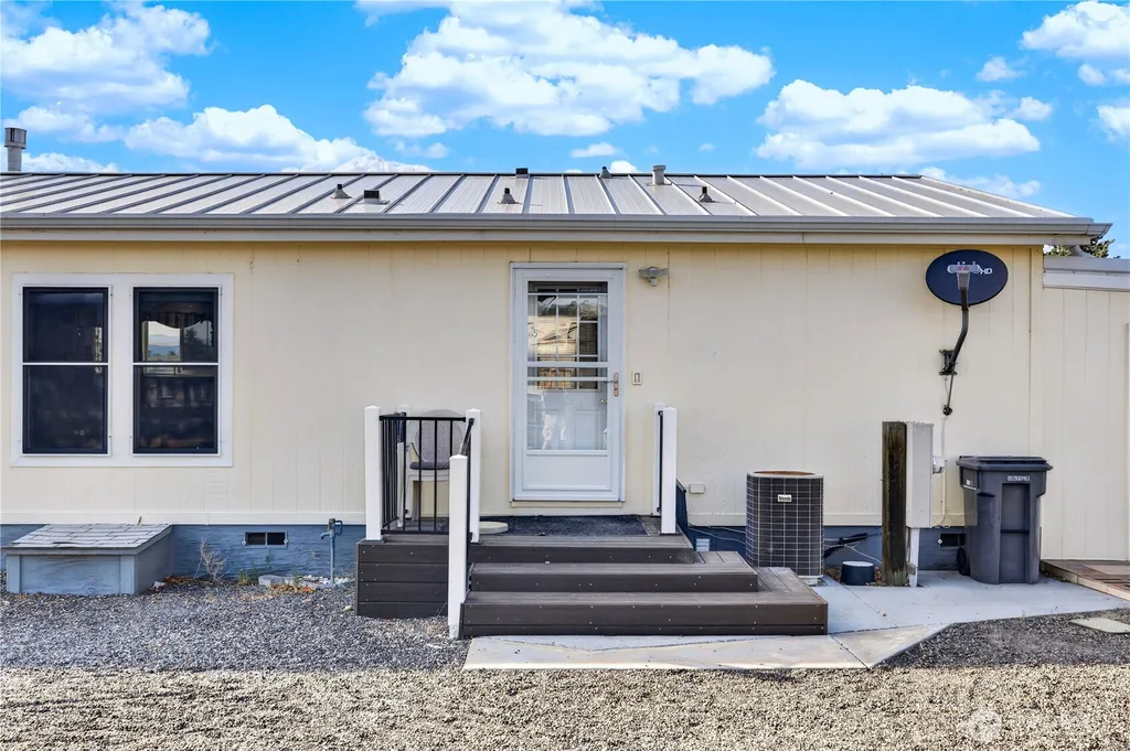 105 Edgewater Way SW Mattawa WA 99349