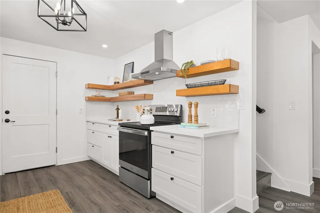 6716 Penny Lane Lynnwood WA 98036