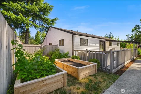 6716 Penny Lane Lynnwood WA 98036