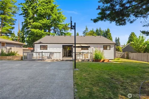 6716 Penny Lane Lynnwood WA 98036