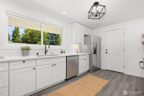 6716 Penny Lane Lynnwood WA 98036
