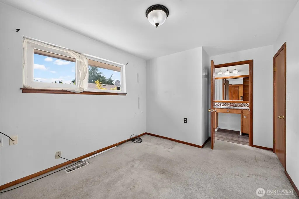 2323 N Highland Street Tacoma WA 98406