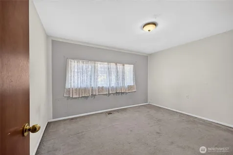 2323 N Highland Street Tacoma WA 98406