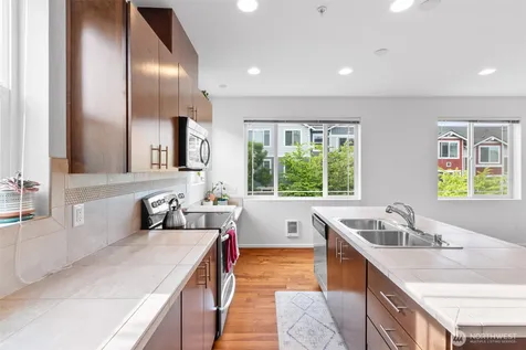 15720 Manor Way Lynnwood WA 98087