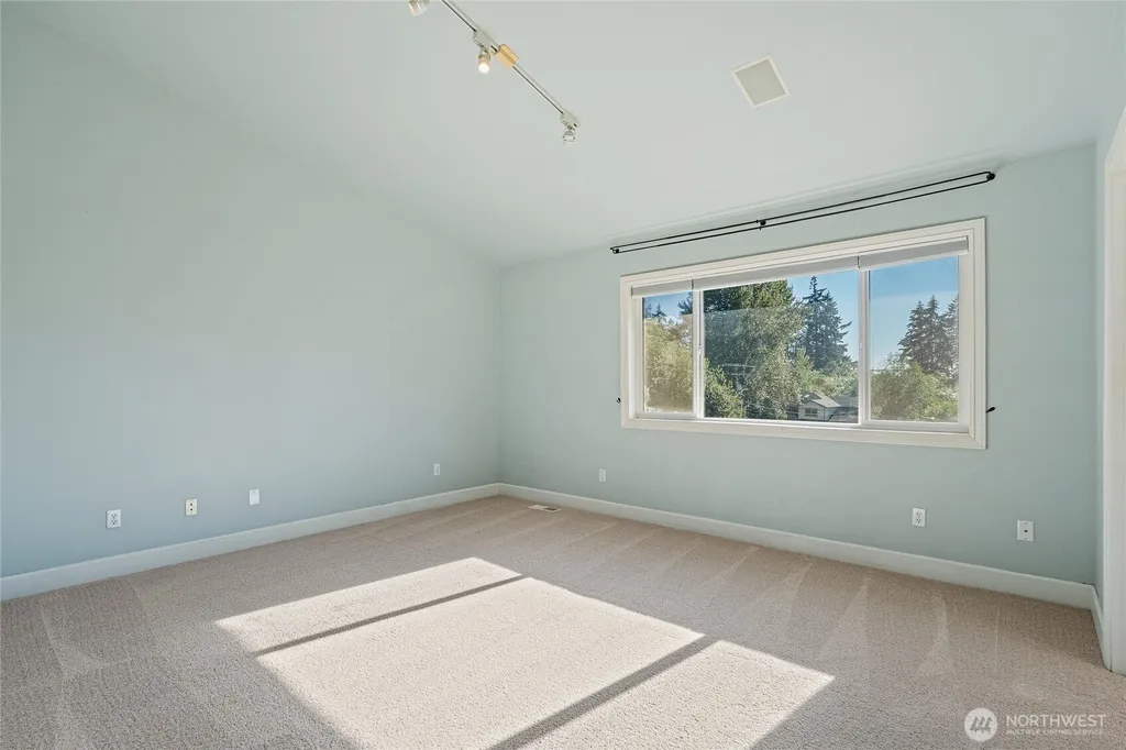 11633 SE 76th Court Newcastle WA 98056