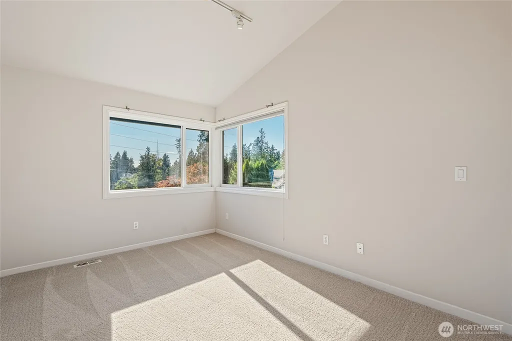 11633 SE 76th Court Newcastle WA 98056