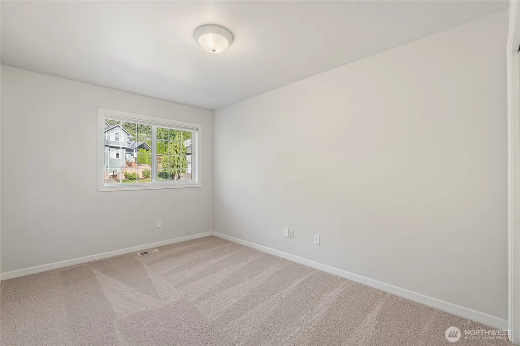 11633 SE 76th Court Newcastle WA 98056