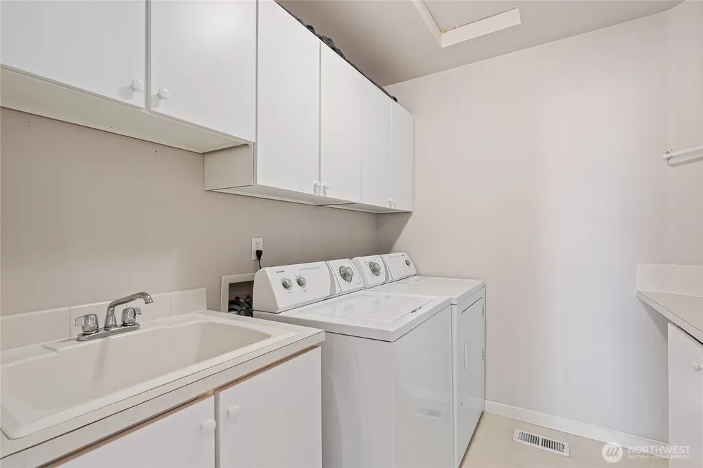 11633 SE 76th Court Newcastle WA 98056