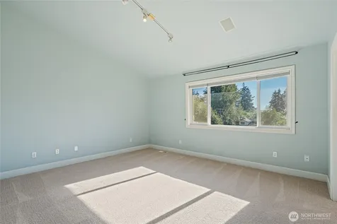 11633 SE 76th Court Newcastle WA 98056