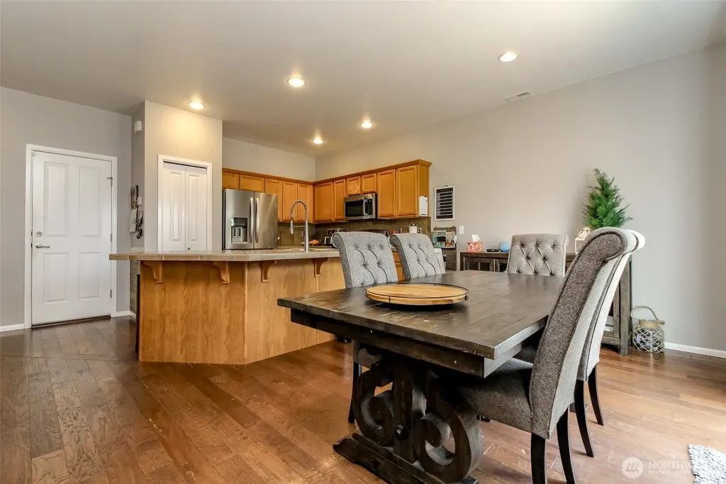 18208 72nd Avenue E Puyallup WA 98375