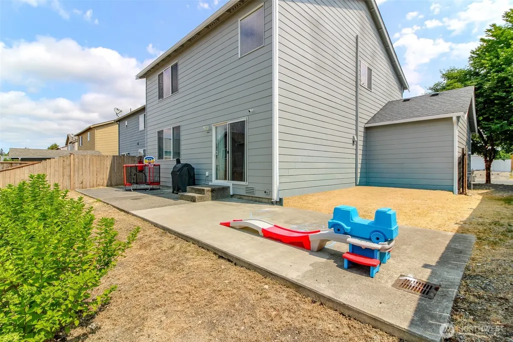 18208 72nd Avenue E Puyallup WA 98375