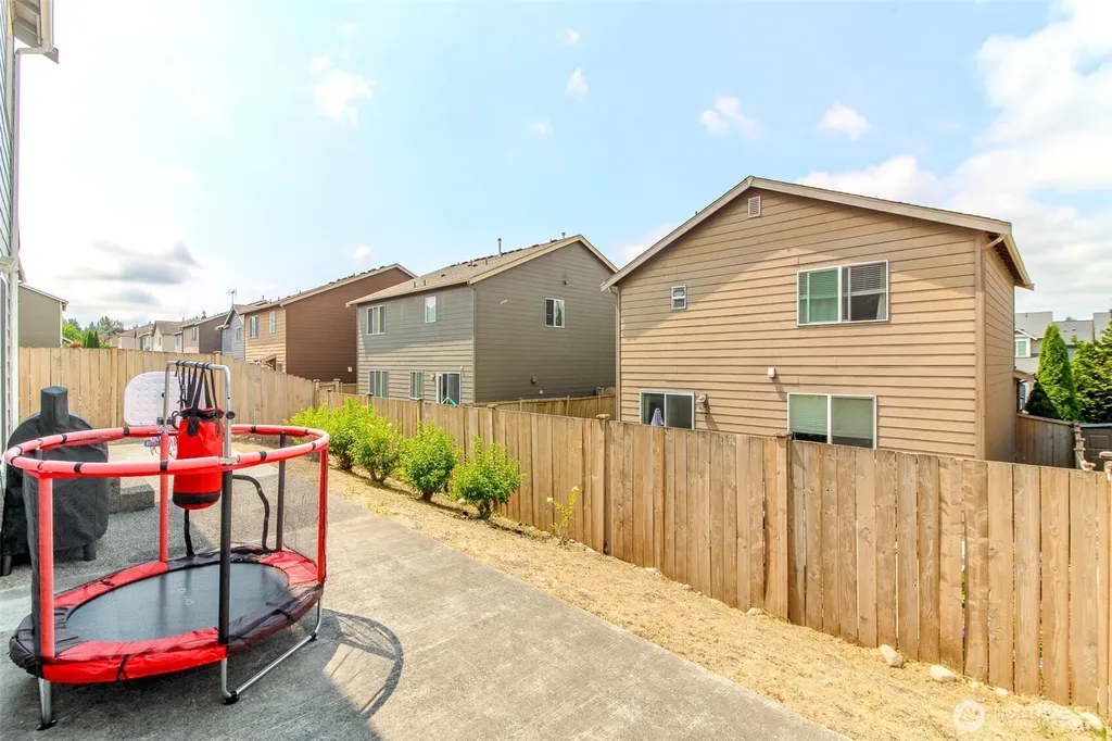 18208 72nd Avenue E Puyallup WA 98375