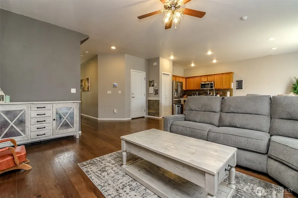 18208 72nd Avenue E Puyallup WA 98375