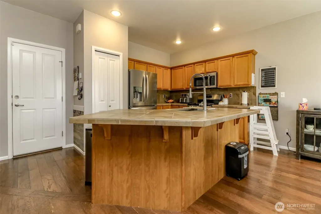 18208 72nd Avenue E Puyallup WA 98375