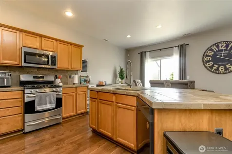 18208 72nd Avenue E Puyallup WA 98375