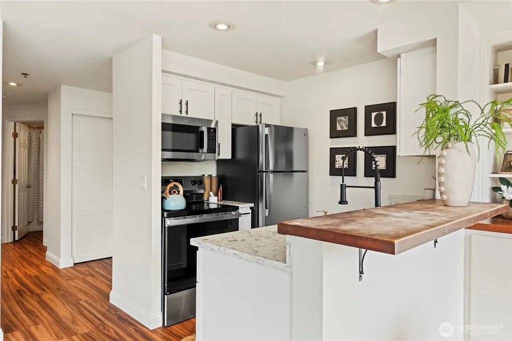 3648 Whitman Avenue N Seattle WA 98103
