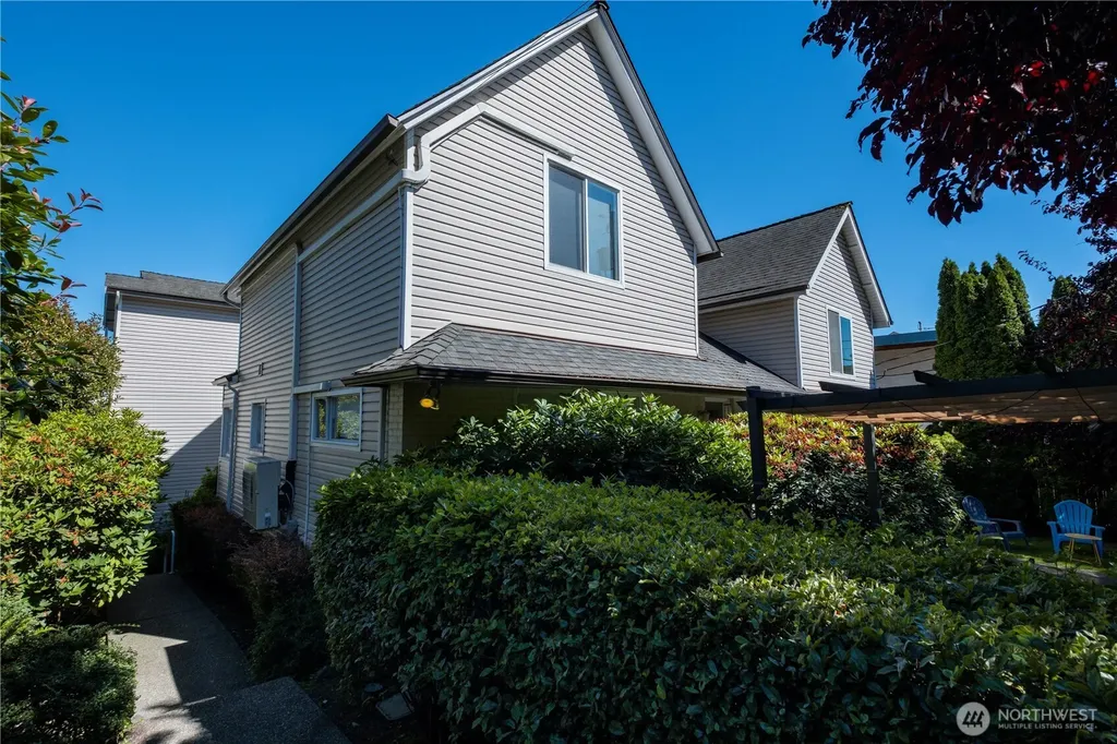 3648 Whitman Avenue N Seattle WA 98103