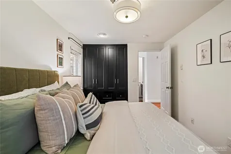3648 Whitman Avenue N Seattle WA 98103