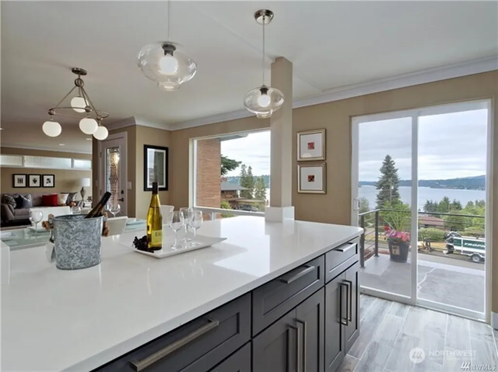 7809 S Sunnyrest Road Seattle WA 98178