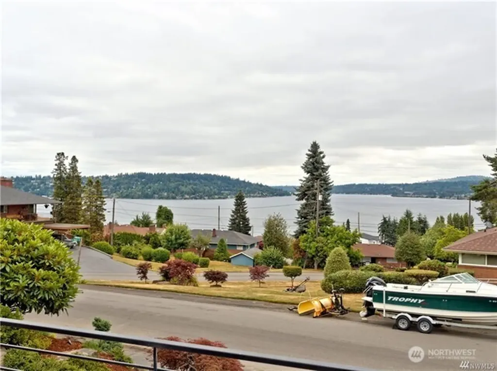 7809 S Sunnyrest Road Seattle WA 98178
