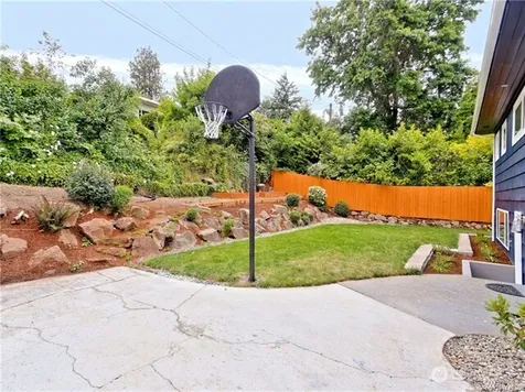 7809 S Sunnyrest Road Seattle WA 98178