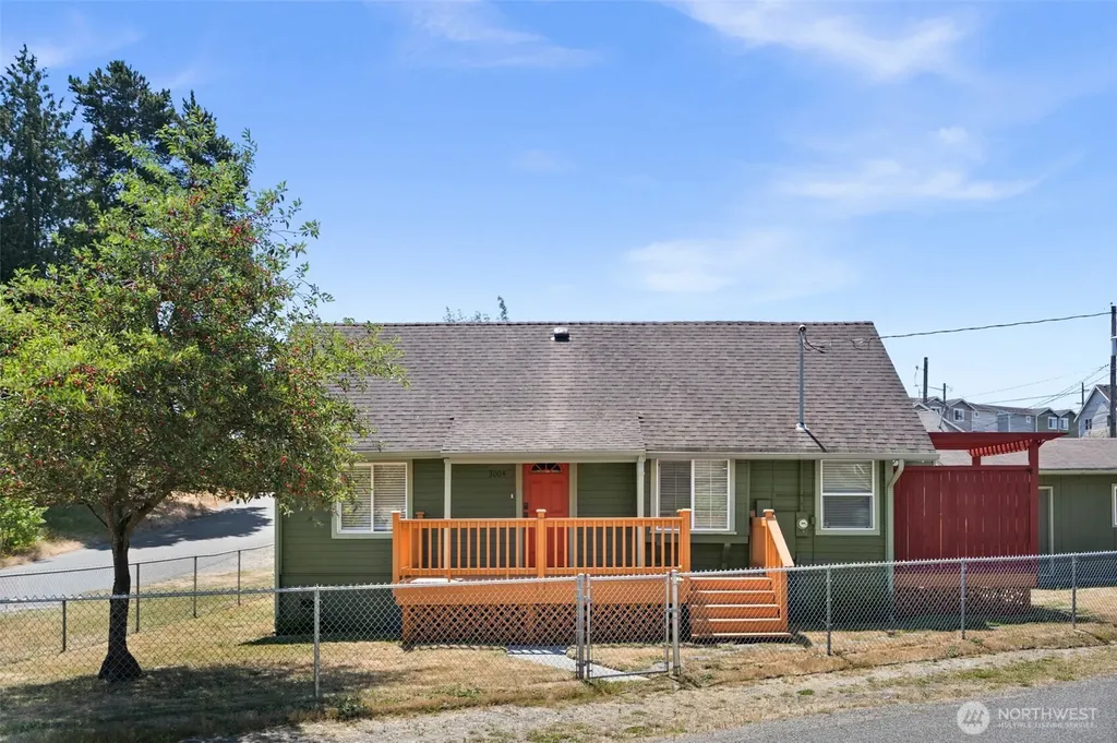 3004 S Warner Street Tacoma WA 98409