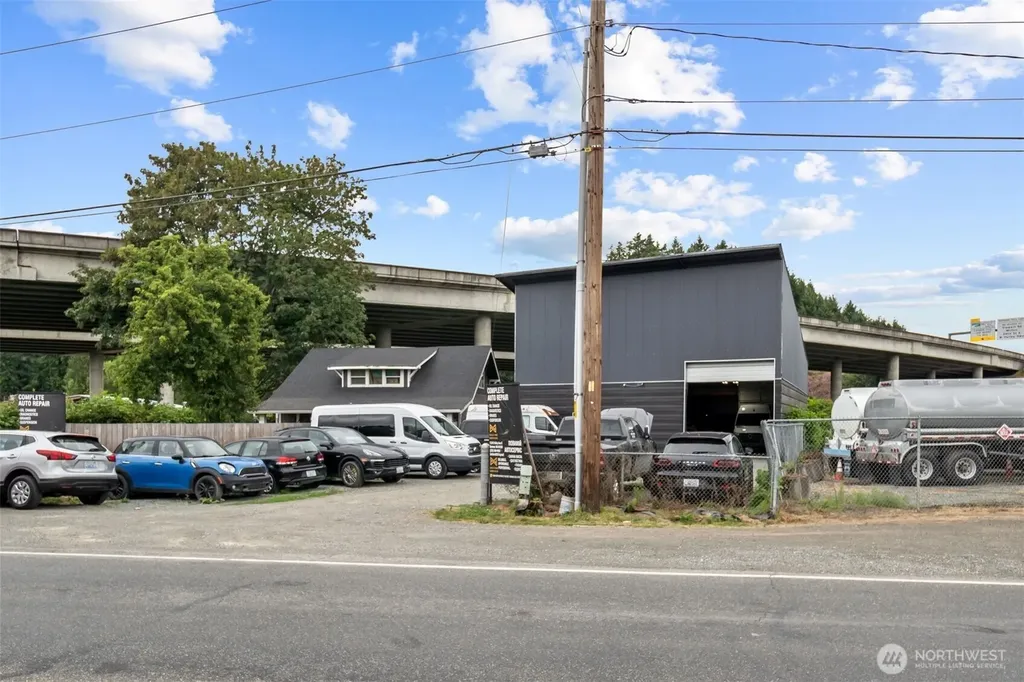 13315 Valley Avenue E Sumner WA 98390