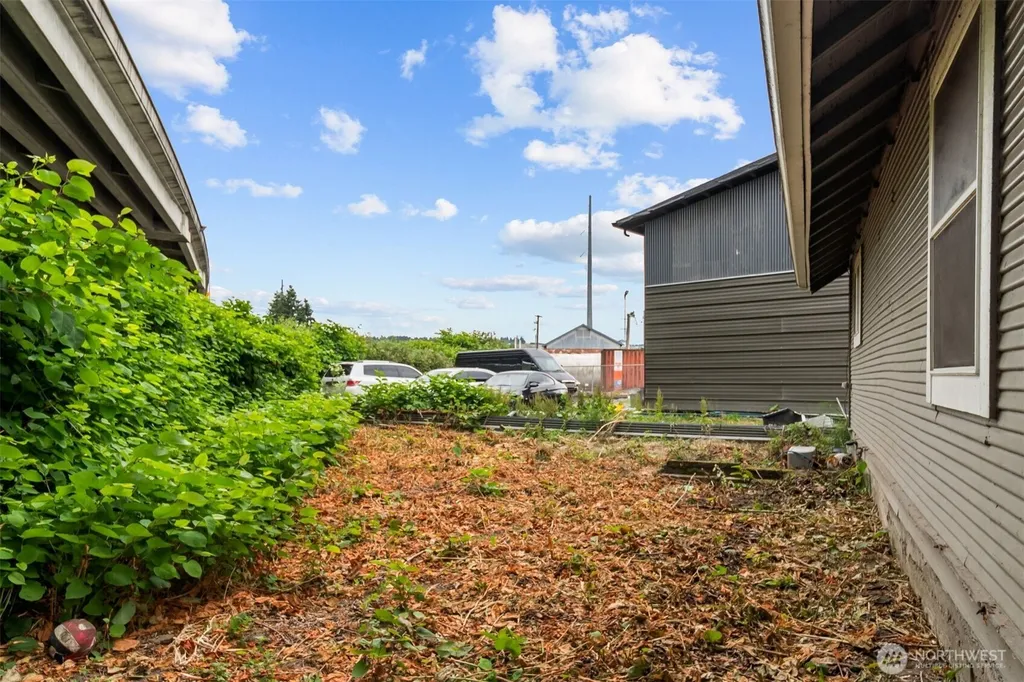 13315 Valley Avenue E Sumner WA 98390