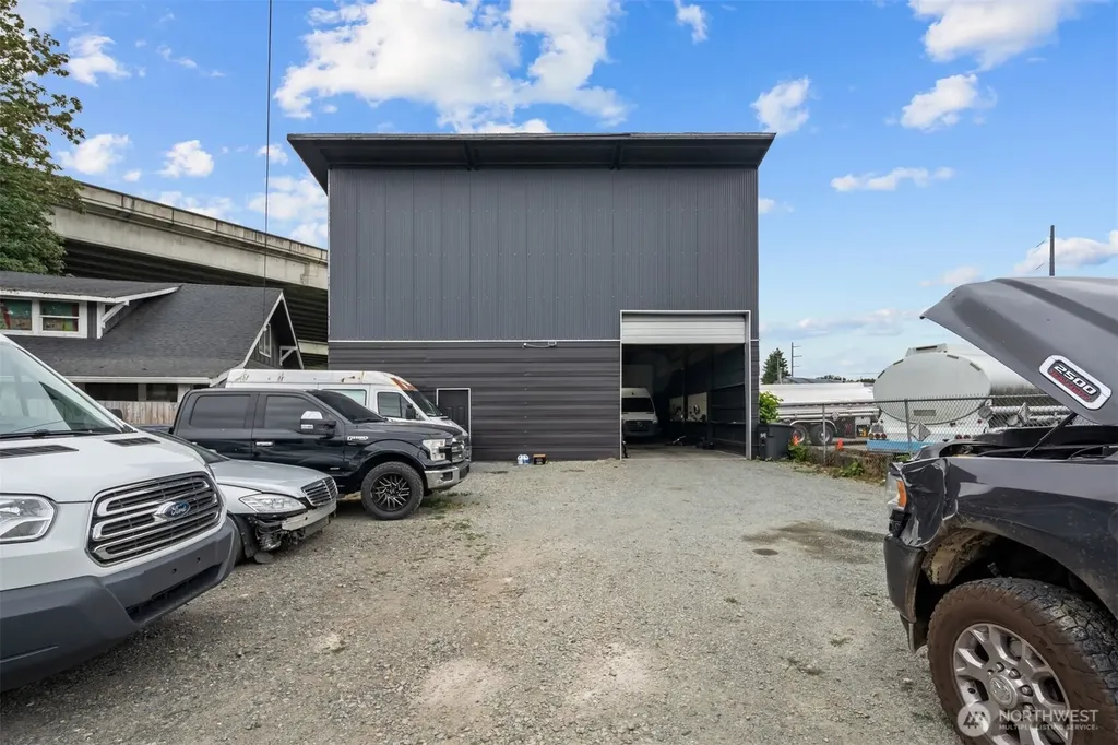 13315 Valley Avenue E Sumner WA 98390