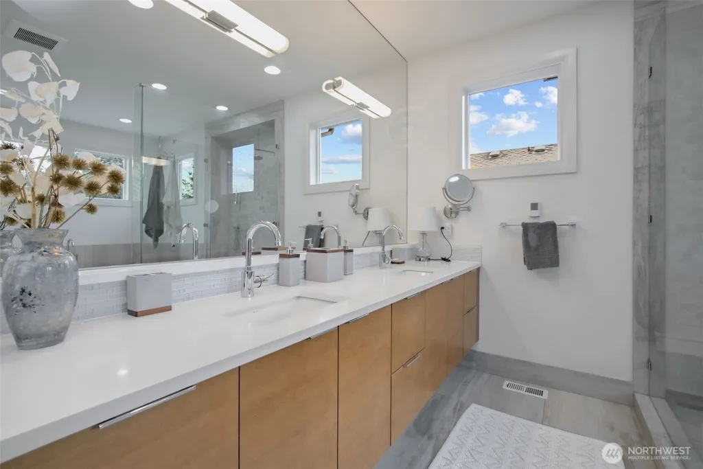 1527 Lyons Avenue NE Renton WA 98059