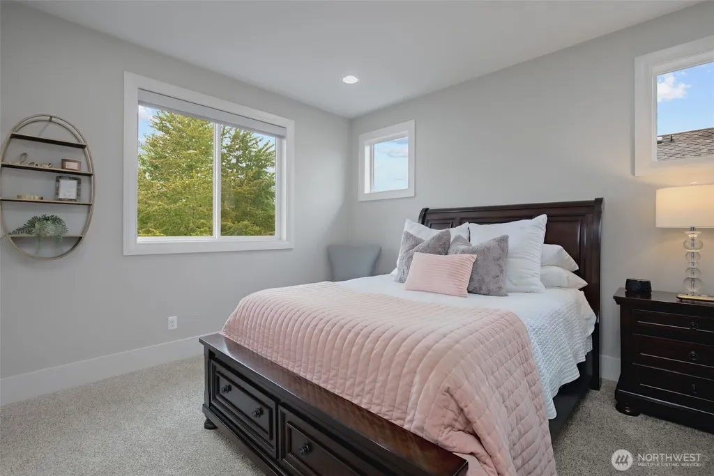 1527 Lyons Avenue NE Renton WA 98059