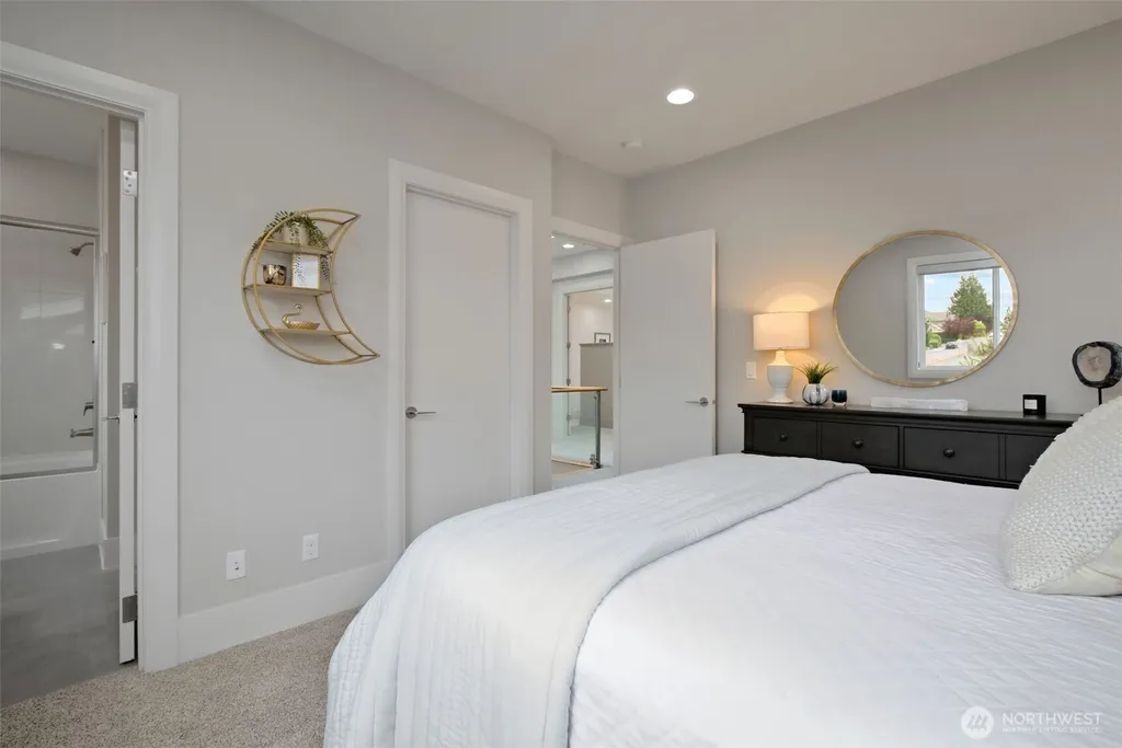 1527 Lyons Avenue NE Renton WA 98059