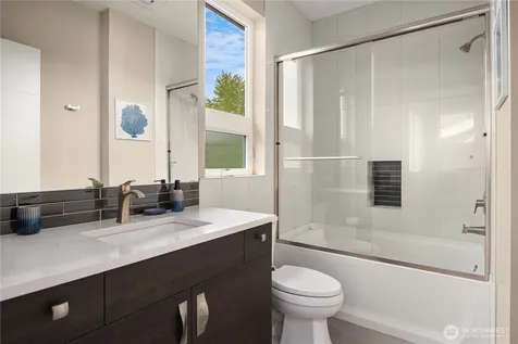 1527 Lyons Avenue NE Renton WA 98059