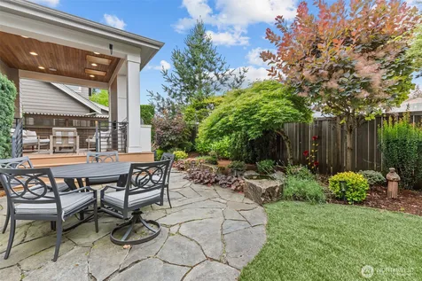 1527 Lyons Avenue NE Renton WA 98059