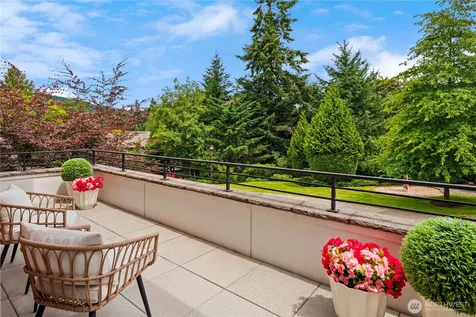 1527 Lyons Avenue NE Renton WA 98059