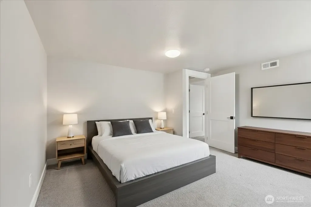 1724 N Narrows Drive Tacoma WA 98406