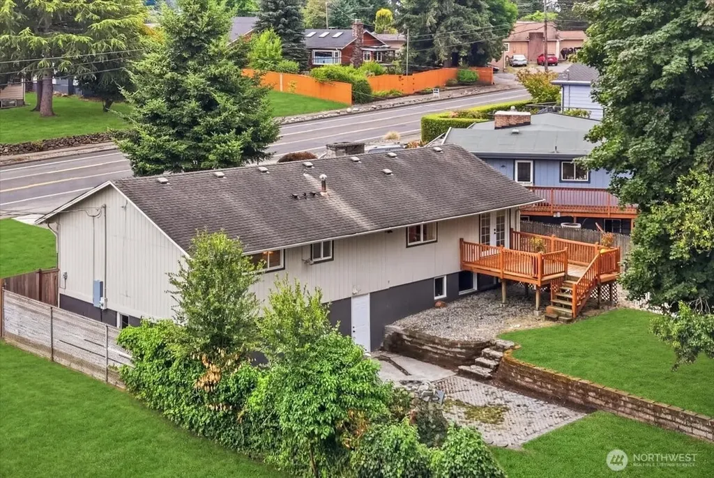 1724 N Narrows Drive Tacoma WA 98406