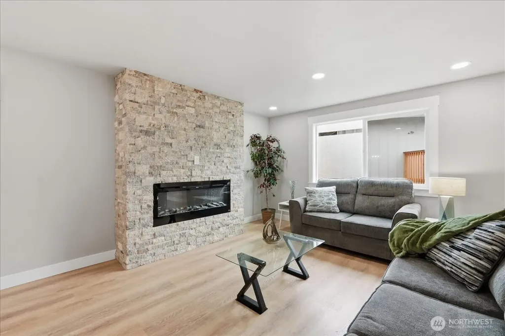 1724 N Narrows Drive Tacoma WA 98406