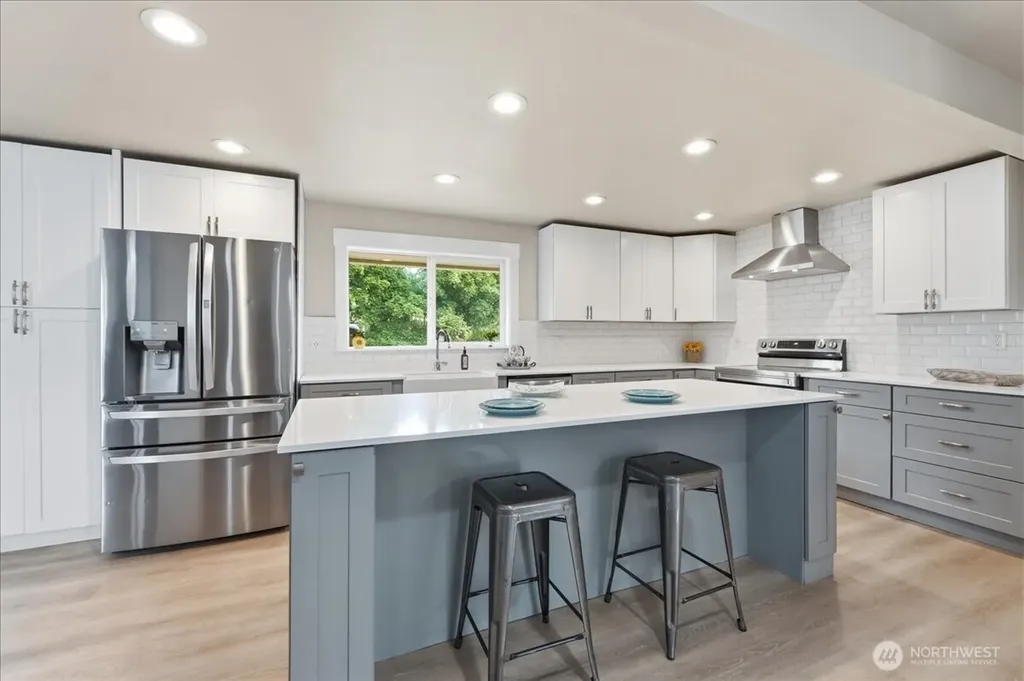 1724 N Narrows Drive Tacoma WA 98406