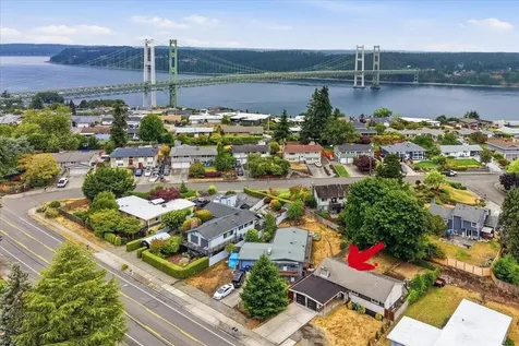 1724 N Narrows Drive Tacoma WA 98406