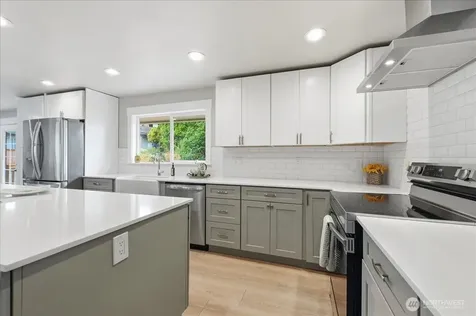 1724 N Narrows Drive Tacoma WA 98406