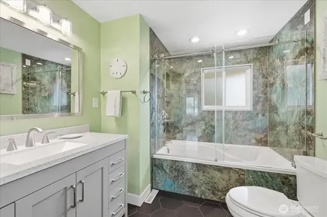 1724 N Narrows Drive Tacoma WA 98406