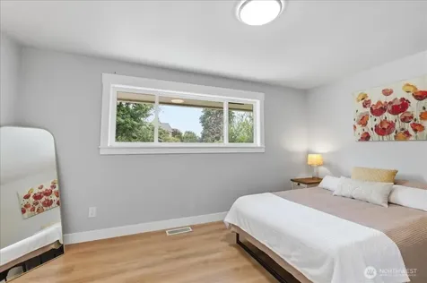 1724 N Narrows Drive Tacoma WA 98406