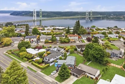 1724 N Narrows Drive Tacoma WA 98406
