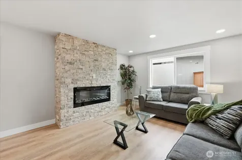 1724 N Narrows Drive Tacoma WA 98406