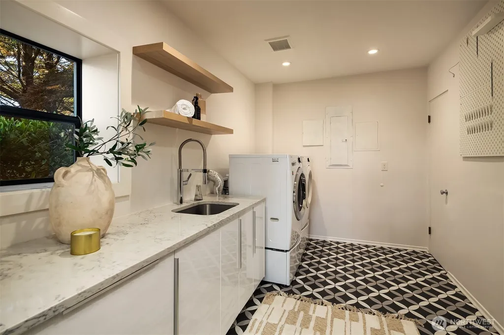 17825 Normandy Terrace SW Normandy Park WA 98166