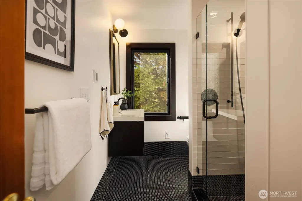 17825 Normandy Terrace SW Normandy Park WA 98166