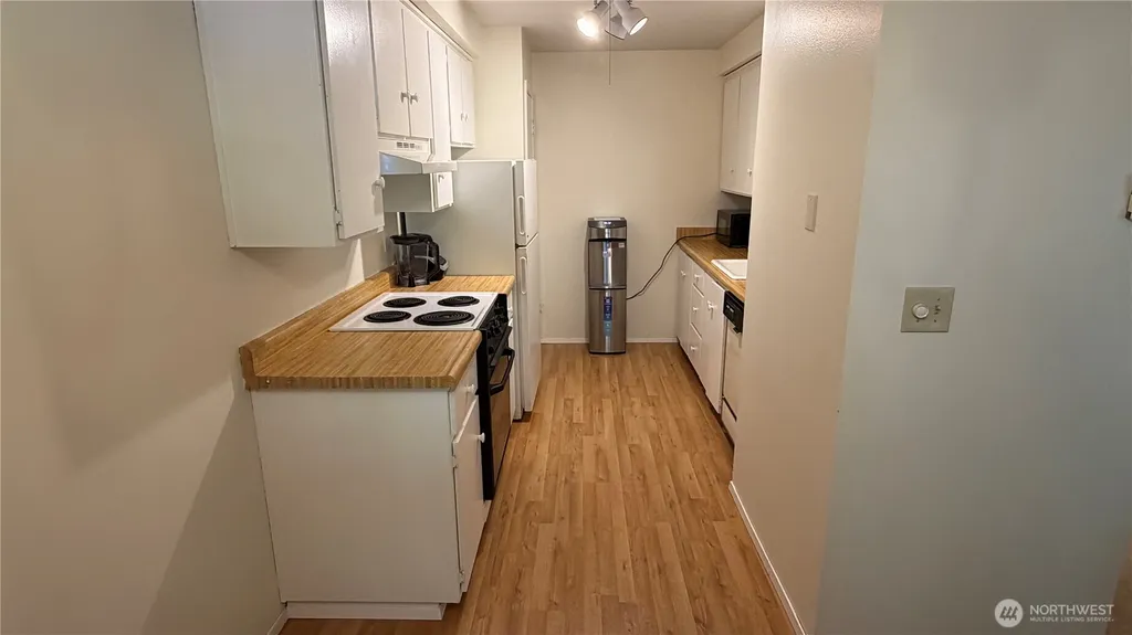 5620 200th Street SW Lynnwood WA 98036