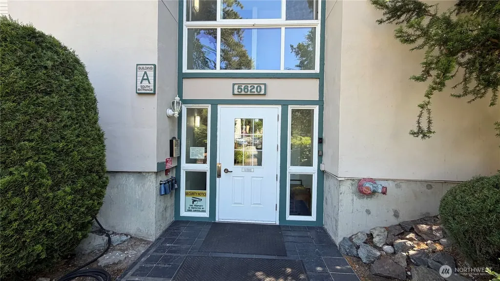 5620 200th Street SW Lynnwood WA 98036